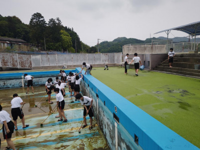 プール掃除５月７日２－１ (2)